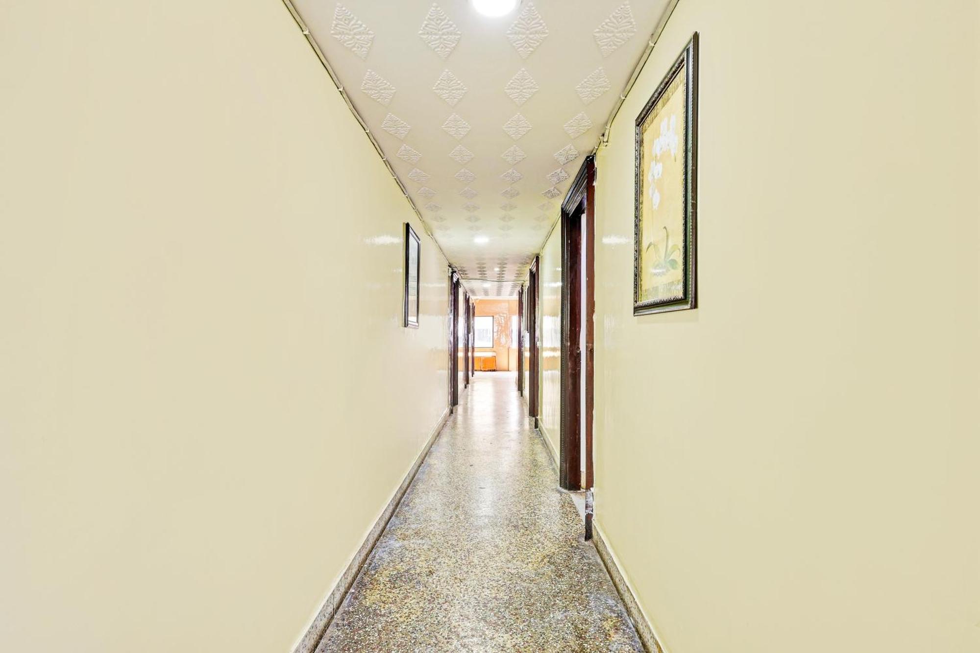 Super Hotel O Besant Road Віджаявада Екстер'єр фото